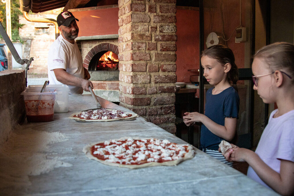 pizza-dinner-agriturismo-di-montalbino5